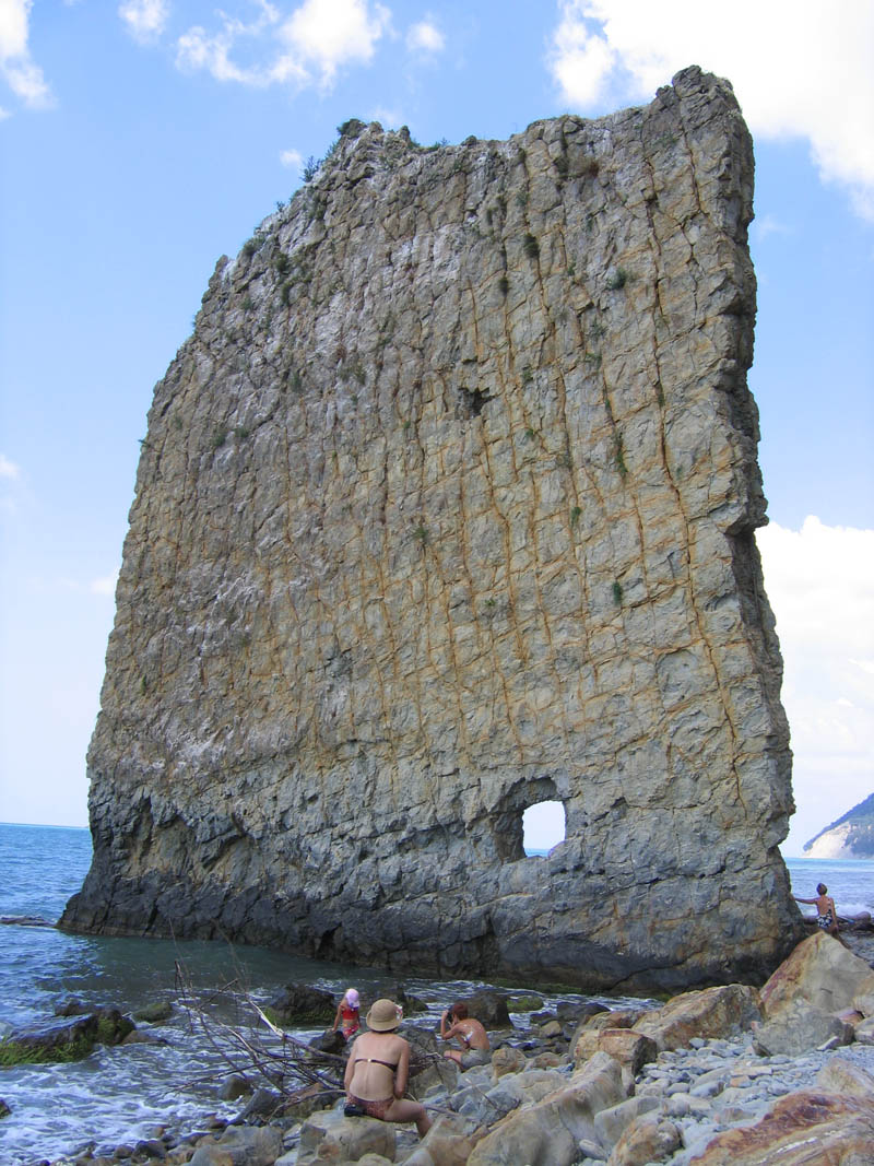 sail rock sandstone monolith parus rock black sea russia Picture of the Day: A Sandstone Monolith in the Black Sea