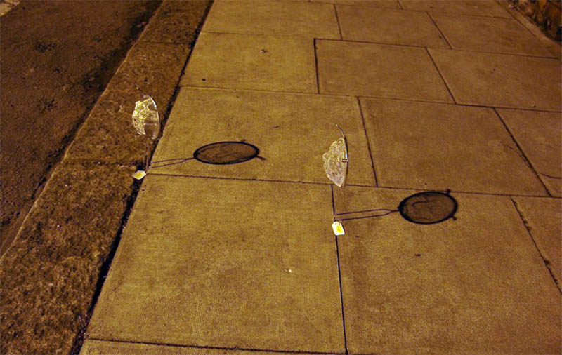 strainer shadow faces made from colanders isaac cordal 2 Shadowy Faces Made from Strainers