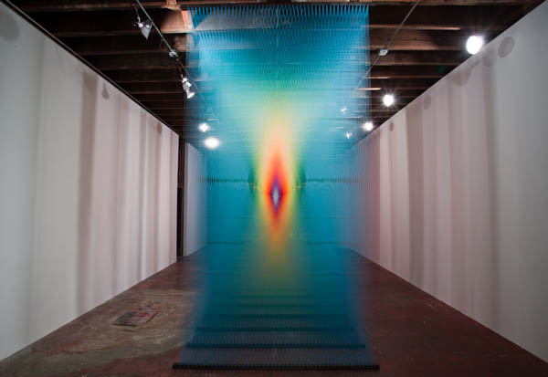 art installation colored thread plexus 3 gabriel dawe 2 6 Amazing Color Spectrums Made from Thread