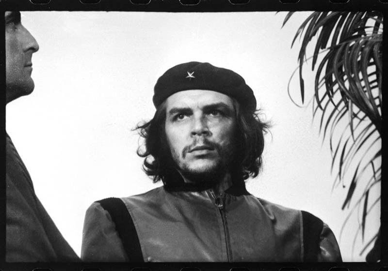 uncropped famous photo of che guevara