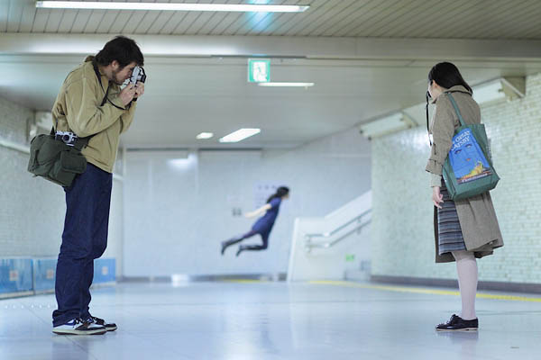levitation photo portraits by natsumi hayashi 19 Levitation Portraits by Natsumi Hayashi