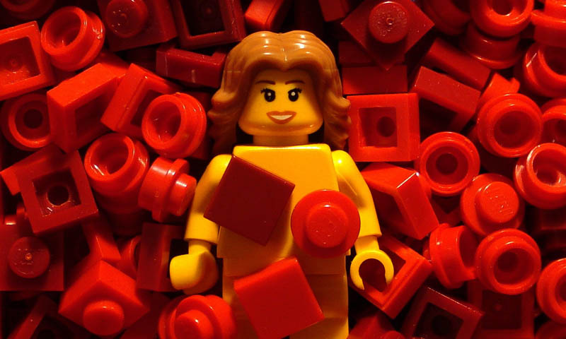 recreating movie scenes from lego alex eylar american beauty Recreating Famous Movie Scenes with Lego