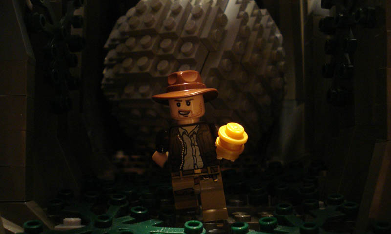 recreating movie scenes from lego alex eylar raiders of the lost ark Recreating Famous Movie Scenes with Lego