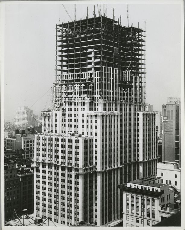 View of the building with about forty stories framed out (1931)