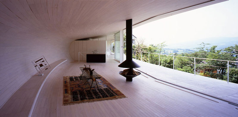 crescent house by shigeru ban architects 7 Crescent Shaped Home with Views of Mt. Fuji
