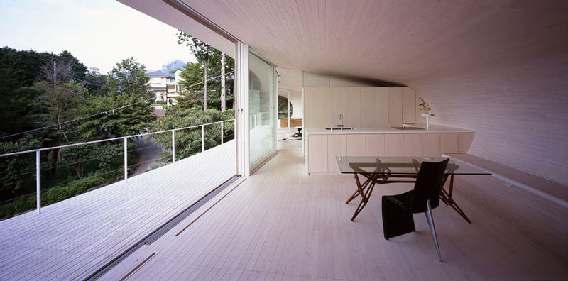crescent house by shigeru ban architects 8 Crescent Shaped Home with Views of Mt. Fuji