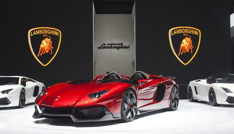 lamborghini aventador j geneva real pictures 6 The Worlds Largest, Fully Retractable LED TV