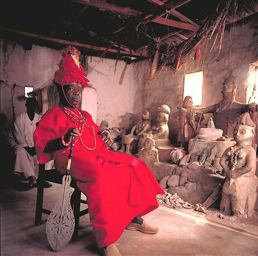 portrait of SALOMON IGBINOGHODUA – Oba Erediauwa of Bénin (Nigeria) by daniel lane