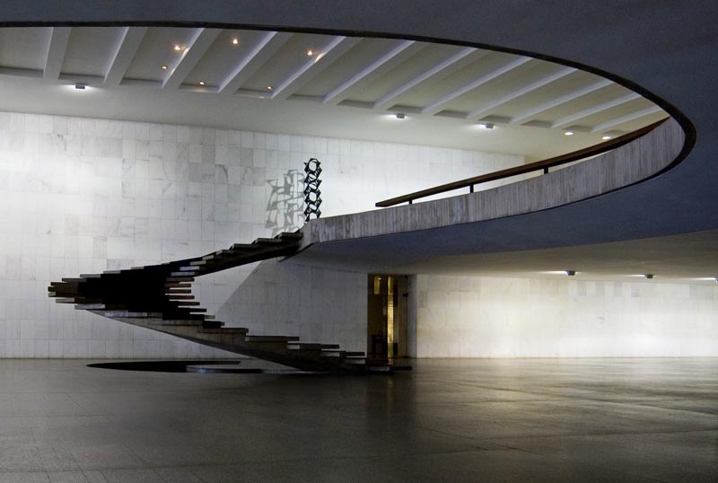 oscar niemeyer brazil foreign ministry staircase