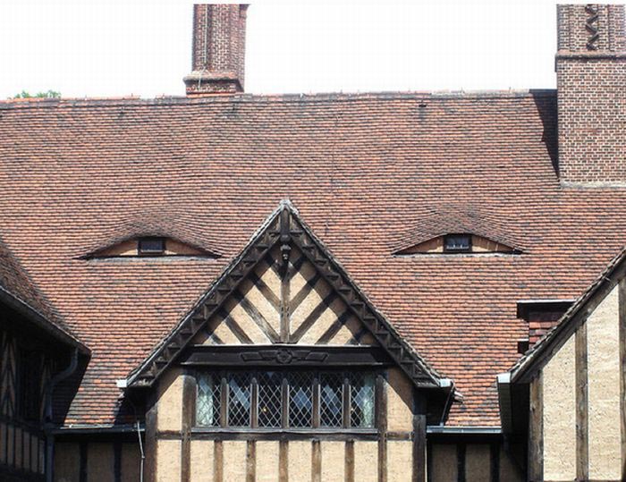 buildings with unintentionally funny faces 3 50 Faces in Everyday Objects