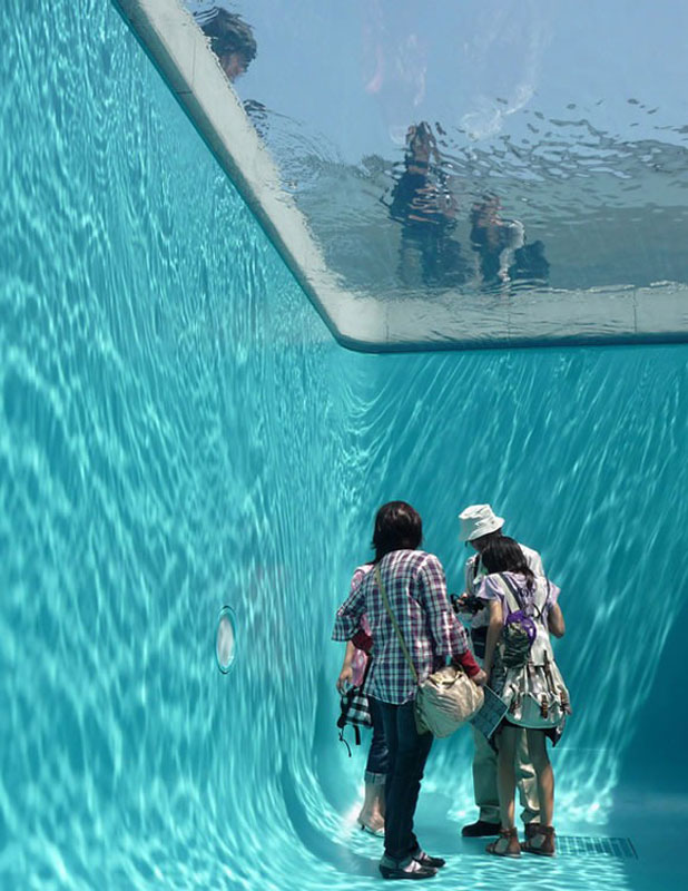 fake swimming pool illusion leandro erlich 6 Youve Never Seen a Trailer Park Like This [15 pics]