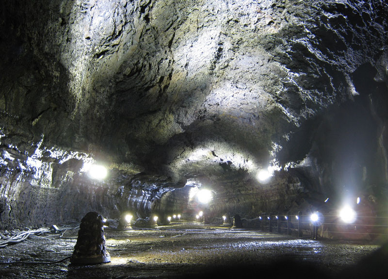 inside manjanggul lava tube jeju island south korea 12 Amazing Pictures of Lava Tubes Around the World