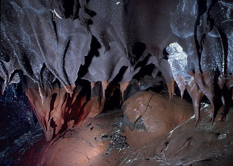 shark tooth stalactites inside lava tube 12 Amazing Pictures of Lava Tubes Around the World