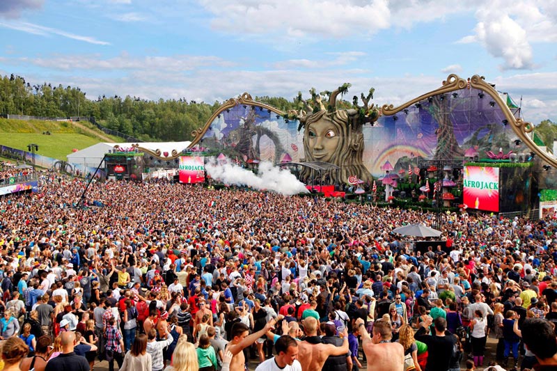tomorrowland music festival stage belgium 14 Picture of the Day: The Incredible Main Stage at Tomorrowland