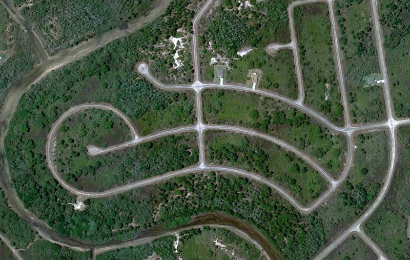 aerial patterns of human housing developments on google maps 10 Patterns of Human Development Found on Google Maps