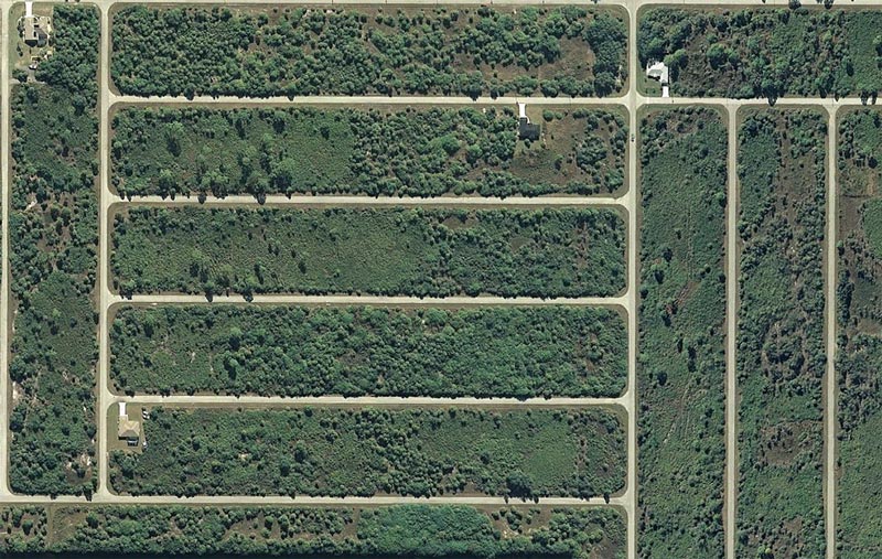 aerial patterns of human housing developments on google maps 11 Patterns of Human Development Found on Google Maps
