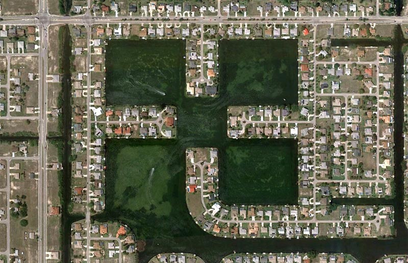 aerial patterns of human housing developments on google maps 3 Patterns of Human Development Found on Google Maps