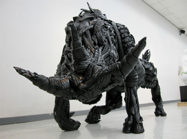 animals made from tires by yong ho ji 10 Animal Sculptures Made from Old Tires