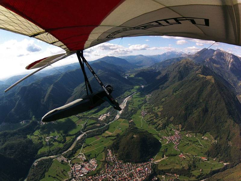 hang gliding over soca valley sloevenia Picture of the Day: Hang Gliding Over Soca Valley, Slovenia