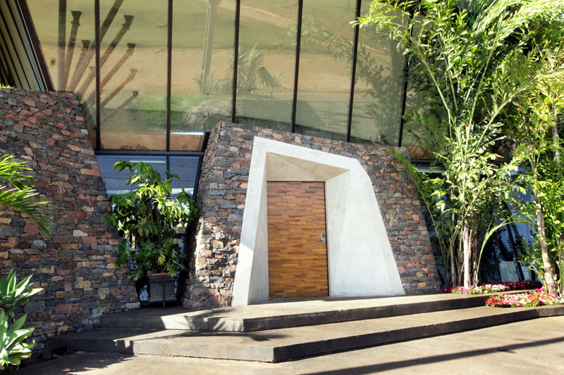 bauen architects hillside home built into landscape paraguay 2 A Unique Hillside Home Built Into the Landscape
