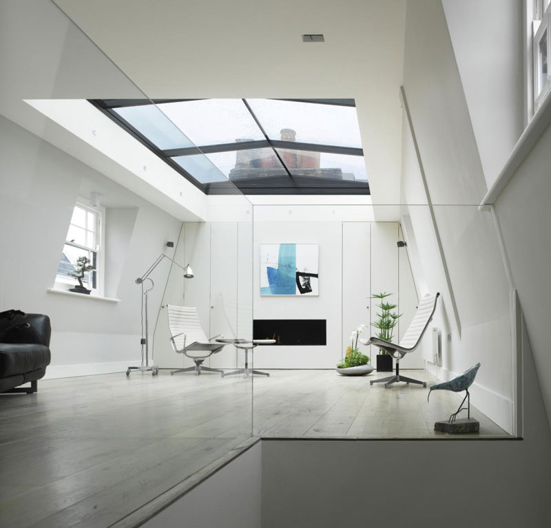 house with window for roof retractable ceiling chelsea london 9 House in London With a Retractable Glass Roof