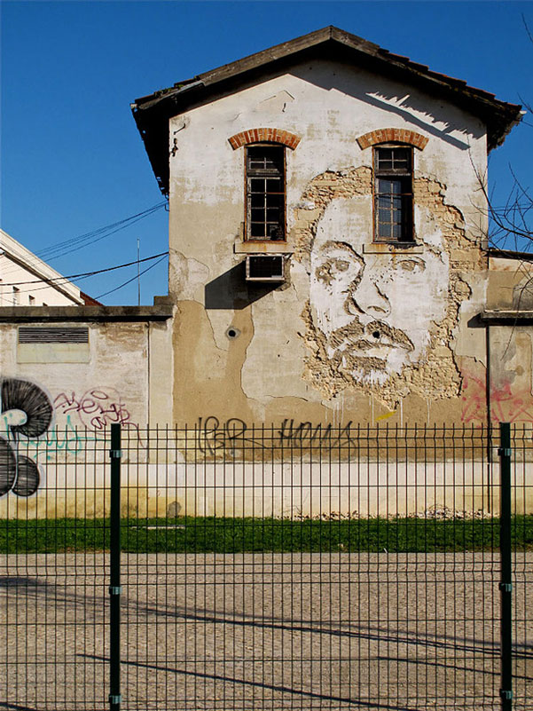 portraits chiseled into walls street art vhils alexandre farto 12 15 Street Art Portraits Chiseled Into Walls