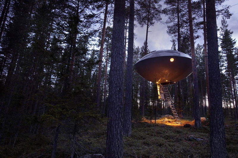ufo room treehotel sweden 4 The Treehotel in Sweden for Nature Lovers