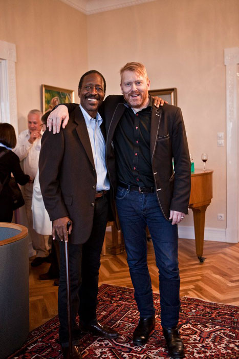 detective lester freamon the wire with mayor of reykjavic jon gnarr 12 Reasons Why Jon Gnarr is the Worlds Most Interesting Mayor