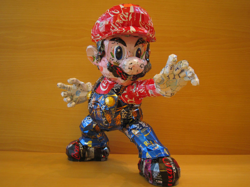 mario made from aluminum cans japanese artist makaon Intricate Animal Sculptures Made from Wood Chips
