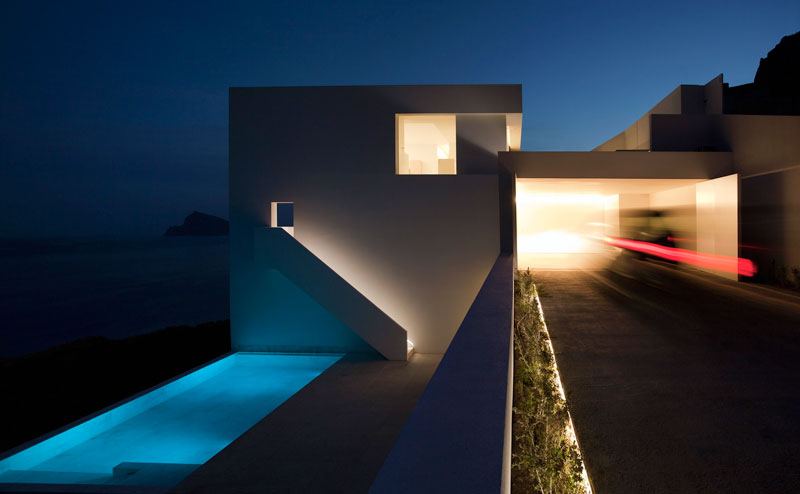 minimalist house on cliff fran silvestre arquitectos 14 A Cliffside Home Overlooking the Mediterranean