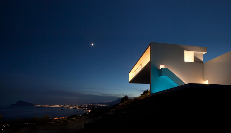 minimalist house on cliff fran silvestre arquitectos 15 A Cliffside Home Overlooking the Mediterranean