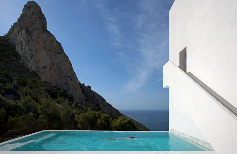 minimalist house on cliff fran silvestre arquitectos 16 A Cliffside Home Overlooking the Mediterranean