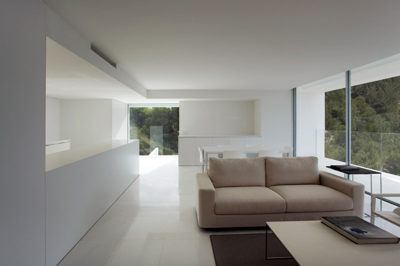 minimalist house on cliff fran silvestre arquitectos 17 A Cliffside Home Overlooking the Mediterranean