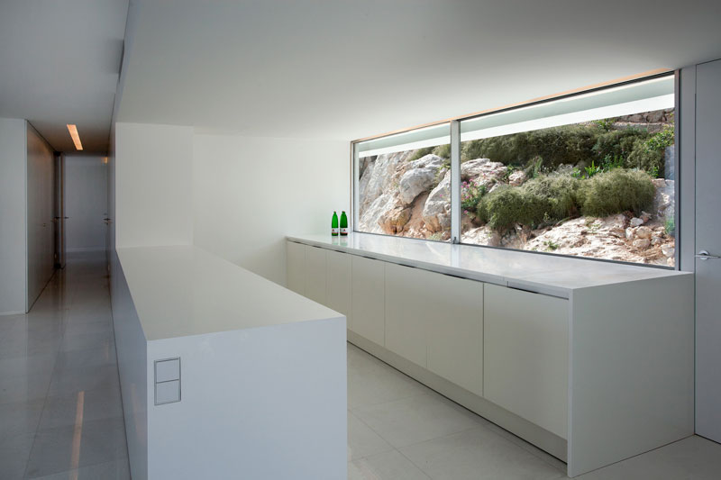 minimalist house on cliff fran silvestre arquitectos 19 A Cliffside Home Overlooking the Mediterranean
