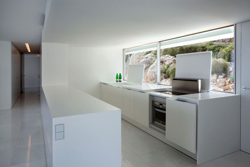 minimalist house on cliff fran silvestre arquitectos 20 A Cliffside Home Overlooking the Mediterranean