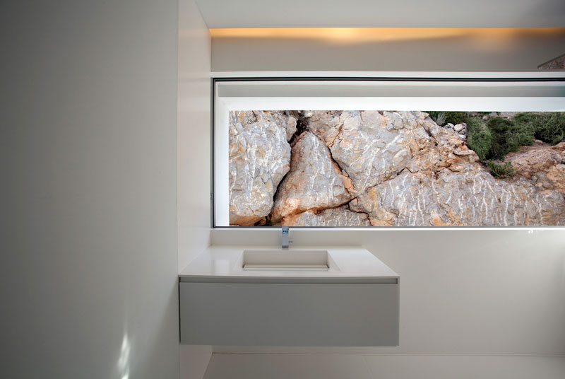 minimalist house on cliff fran silvestre arquitectos 9 A Cliffside Home Overlooking the Mediterranean