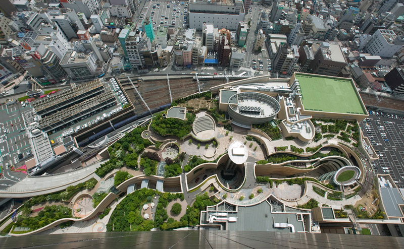 namba parks rooftop garden osaka japan jon jerde 9 The 8 Level Rooftop Park in Osaka, Japan