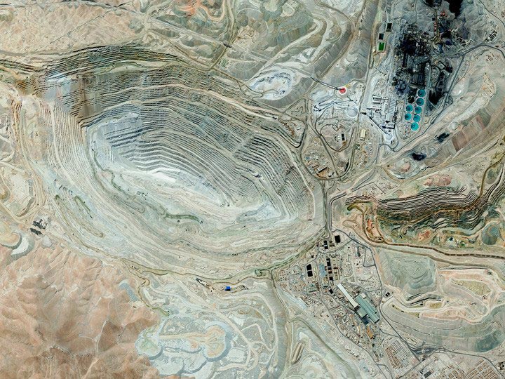 Chile-10-14-12-Chuquicamata-copper-mine digitalglobe satellite image