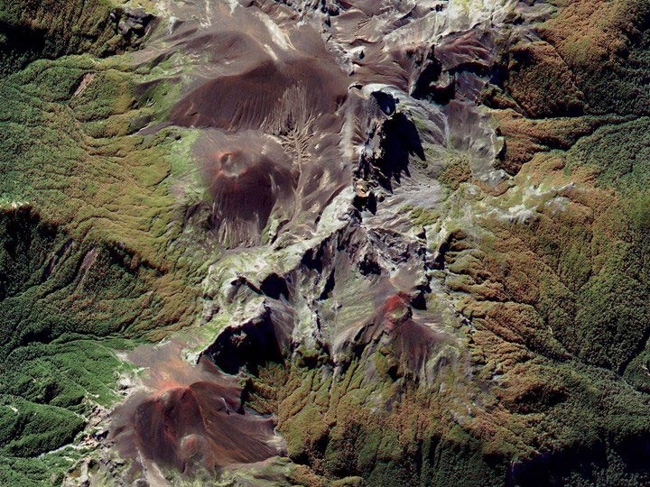 Chile-4-02-12 Andes,-Puntiagudo-Cordón-Cenizos-volcanic-chain digitalglobe satellite image