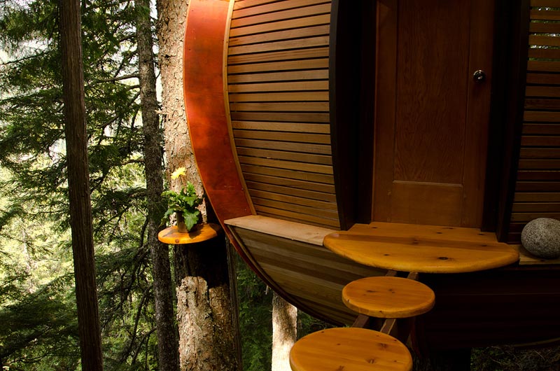 HemLoft secret treehouse hiding in the woods of whistler canada (4)