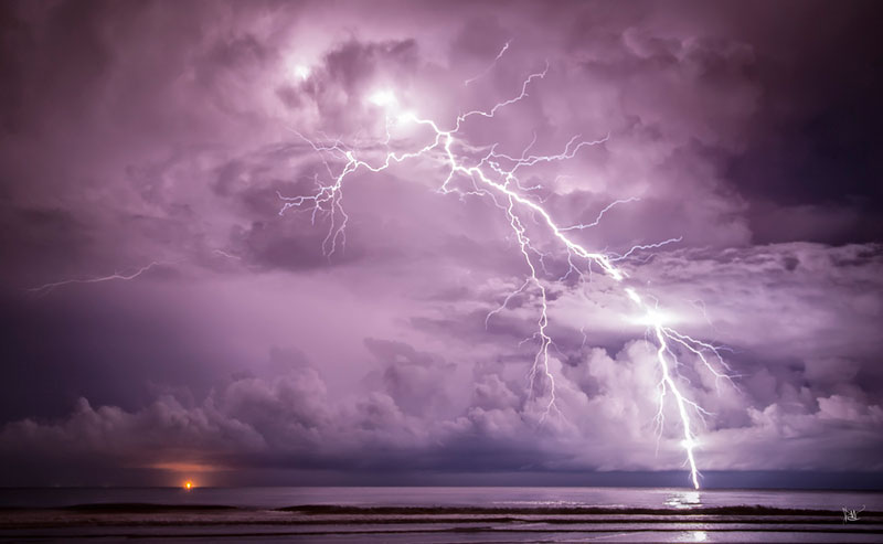 lightning long exposure1 Picture of the Day: Long Exposure Lightning Strike