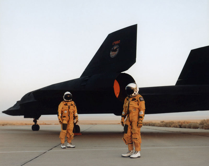 worlds fastest plane lockheed sr-71 blackbird (3)