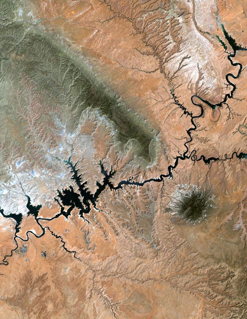 lake powell landsat satellite imagae 15 Surreal Satellite Images of Earth