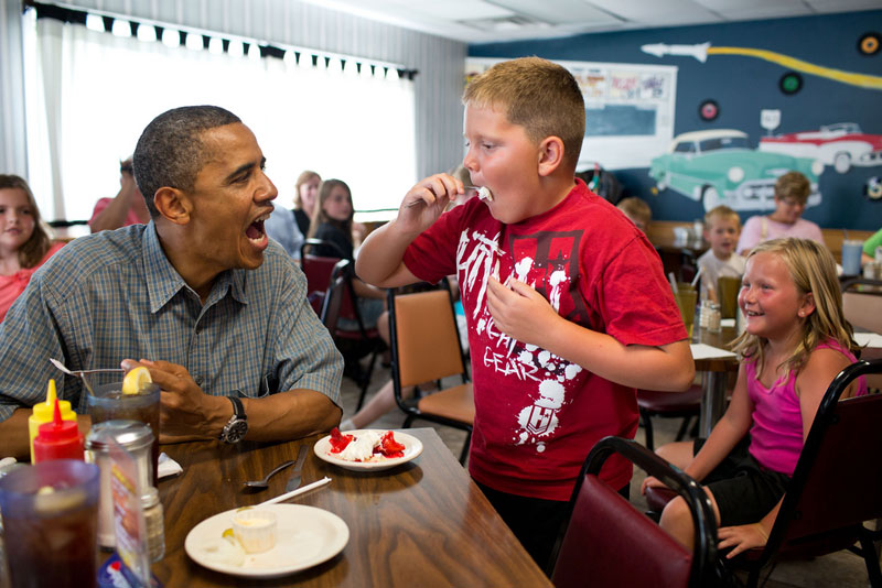 obama kid eating pie
