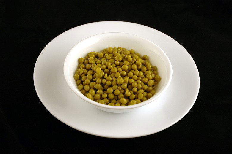 200 calories of canned green peas 357 grams 12 What 200 Calories of Various Foods Looks Like