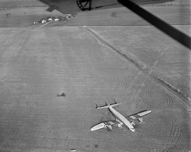 Eastern-Air-Liner-crash-landing,-Curles-Neck-Farm