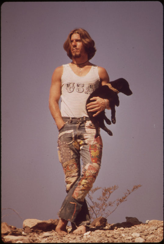 Hitchhiker-with-His-Dog-on-US-66-May-1972