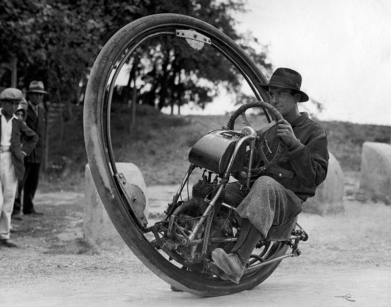 One-wheel-motor-cycle