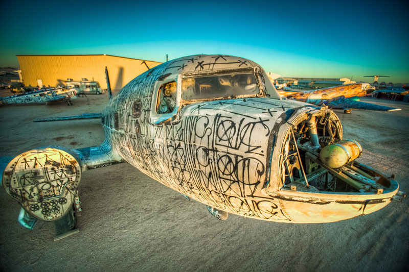the boneyard project art on old planes (8)