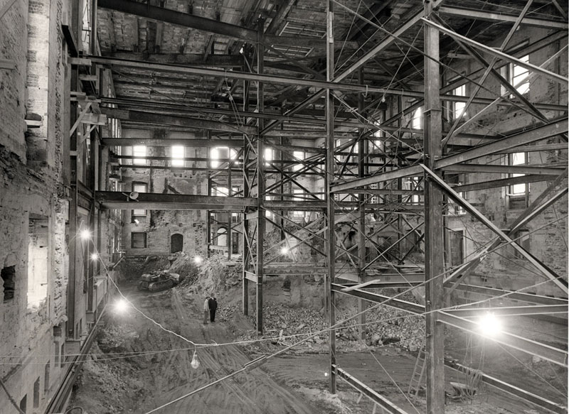 white house gutted truman restoration 1949 1951 3 Rare Photos of the Statue of Liberty Being Built in 1883
